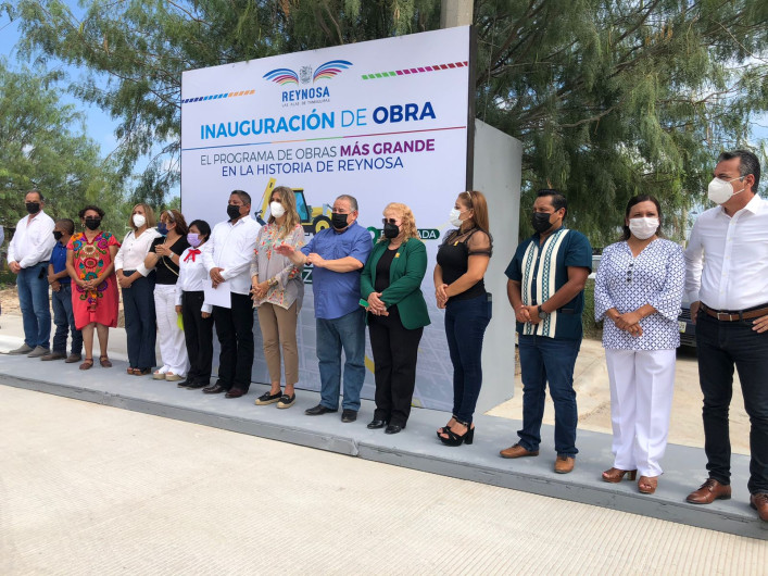 Entregan más obras de pavimentación