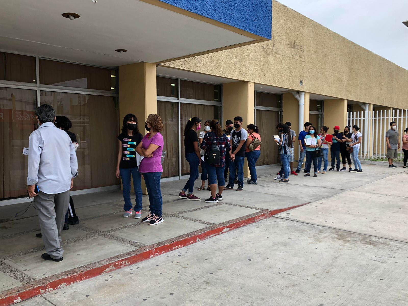 Adolescentes con comorbilidades reciben vacuna contra Covid-19 en Nuevo Laredo