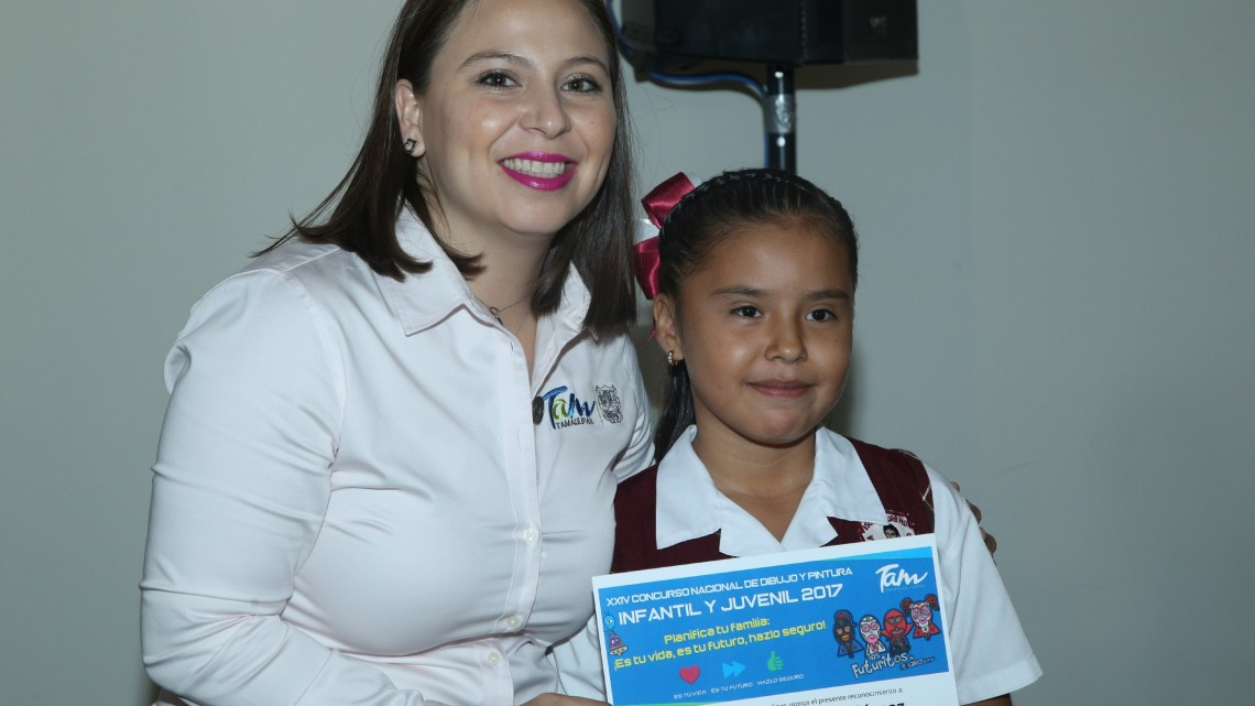 Premian a los ganadores del XXIV Concurso Nacional de Dibujo y Pintura