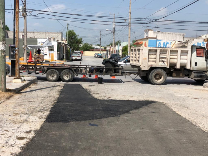 Continúa en Reynosa intensa campaña de bacheo 