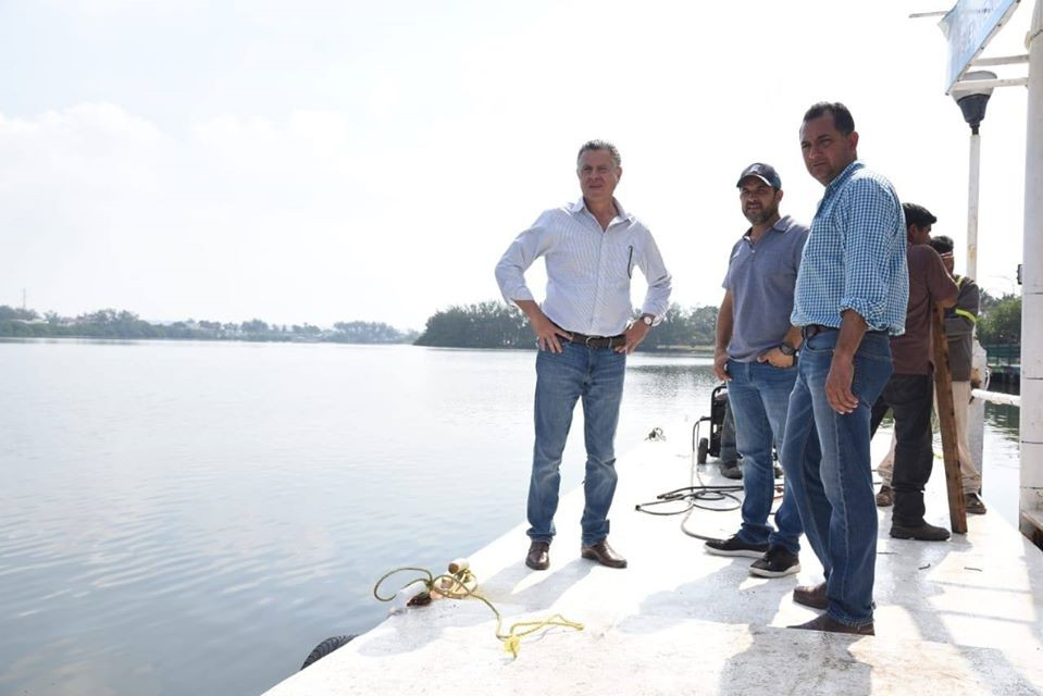 Alcalde supervisa trabajos en parque metropolitano de la Laguna del Carpintero