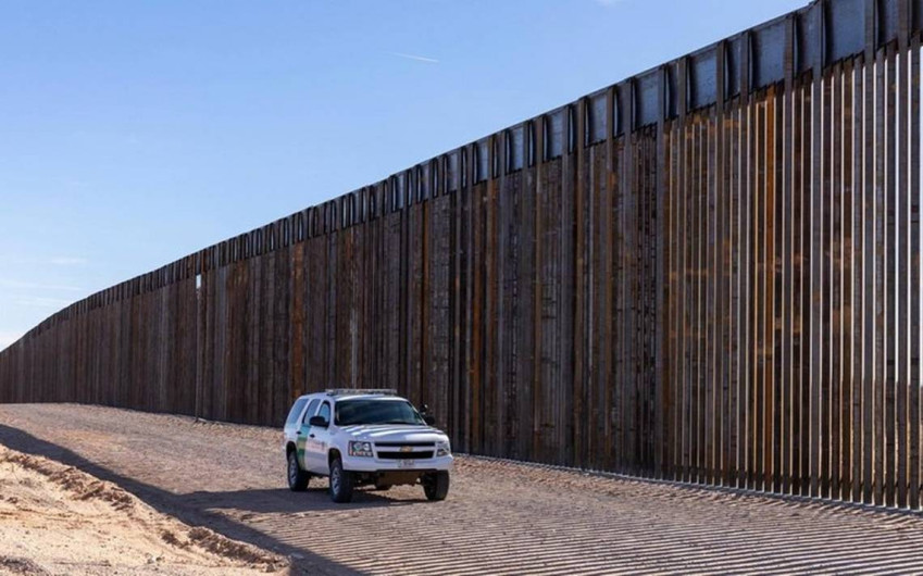 Anuncia Gobernador de Texas reanudación de la construcción del muro fronterizo  