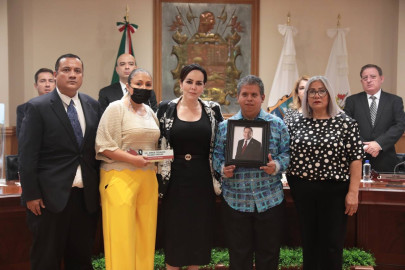 Rinde Cabildo homenaje al Regidor Jorge Valdez 