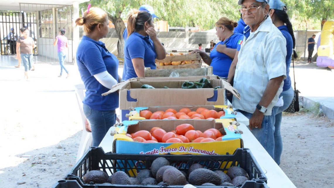 Reciben en la colonia López Portillo beneficios de Brigada