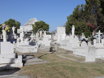 Exponen virtualmente tumbas históricas del panteón Municipal antigua