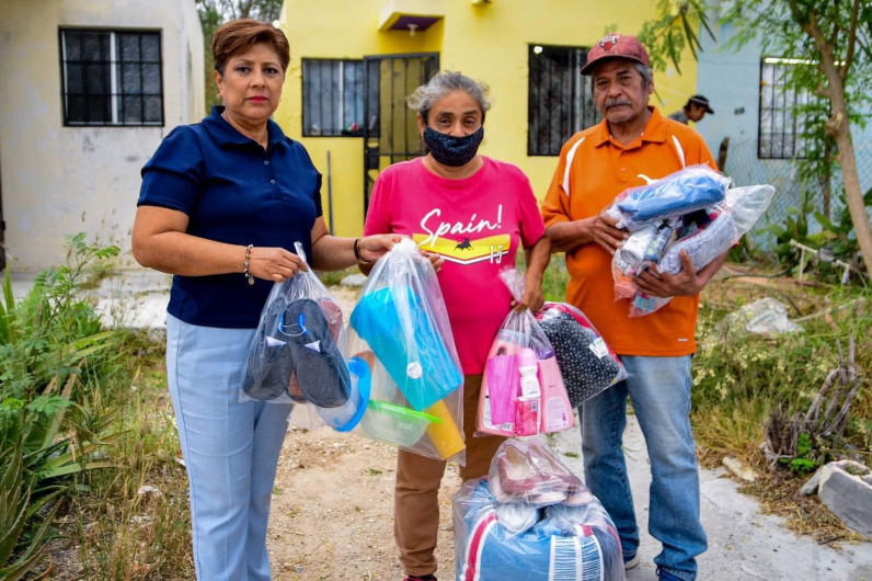 Entrega DIF Reynosa apoyo a familia