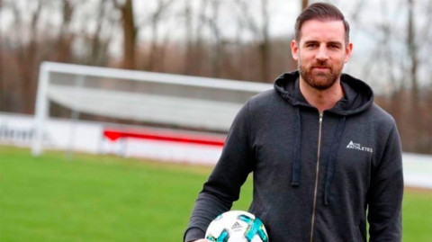 Catean casa de exjugador del Real Madrid por distribucion de pornografia infantil