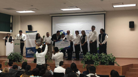 Pequeños empresarios reciben más de un millón y medio de pesos en créditos