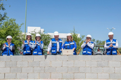 Mariana Gómez pone primera piedra del Centro de Autismo Tamaulipas