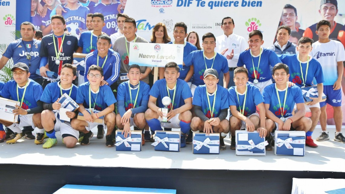 Entregan premios del Torneo de Fútbol “DIF Te Quiere Bien”