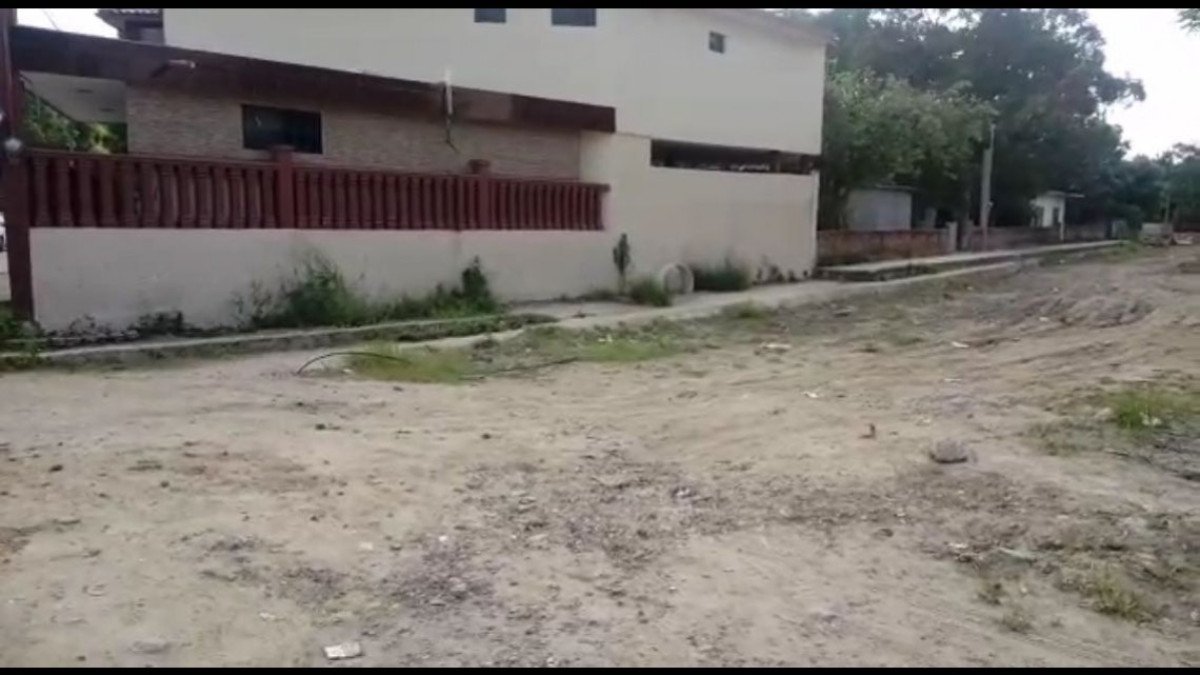 Llevan esperando año y medio la pavimentación de la calle en la Frente Democrático 