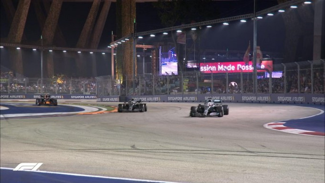 Sebastian Vettel se lleva el GP de Singapur, Checo Pérez termina en la décimo novena posición 