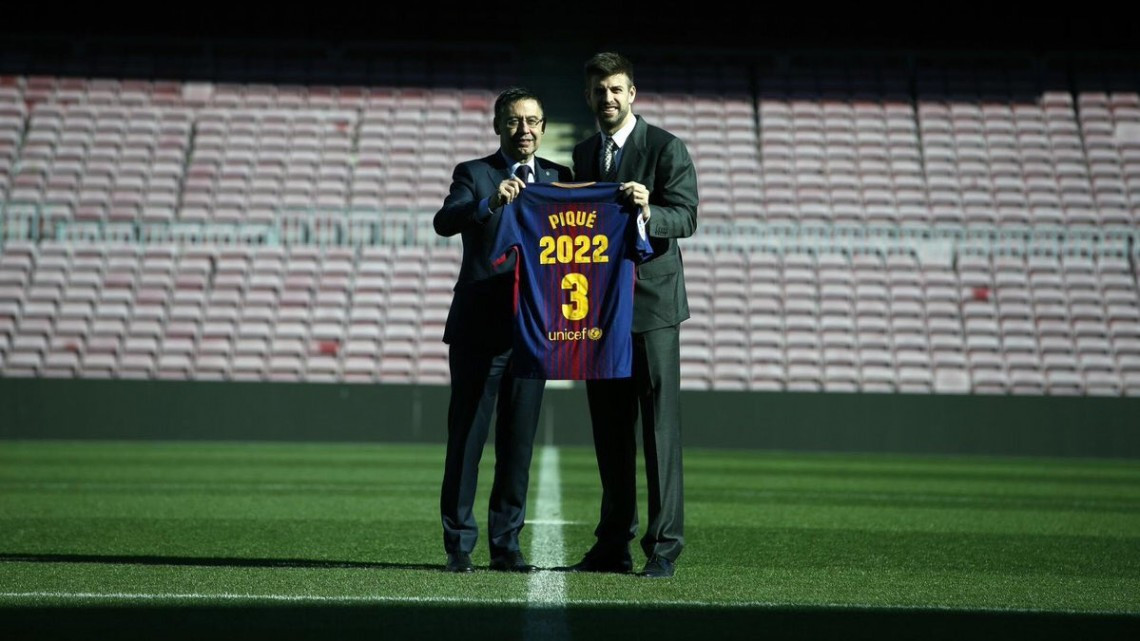 Piqué extiende su idilio con el Barcelona