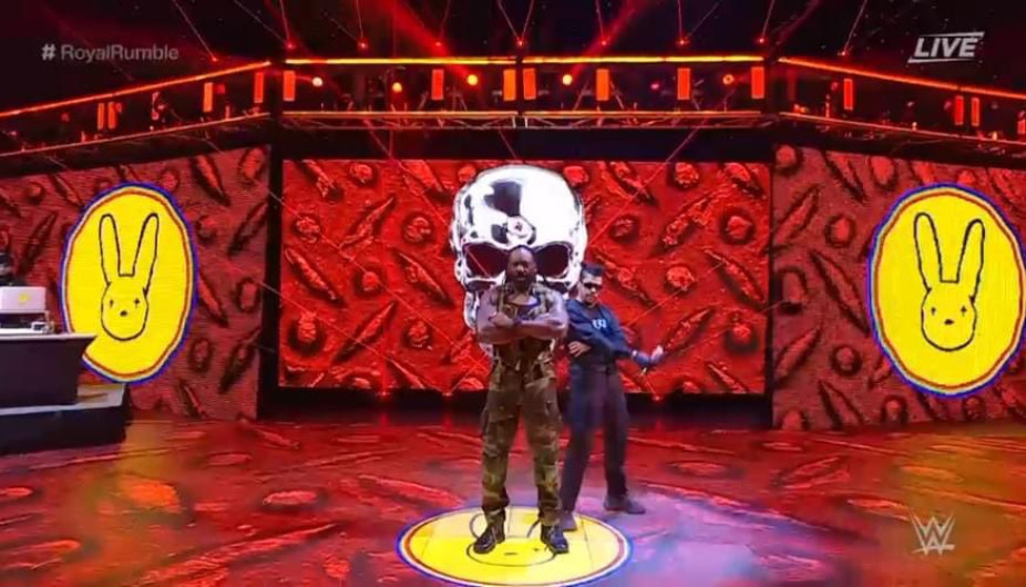 Bad Bunny hace un performance histórico junto a "Booker T"  en el Royal Rumble 2021