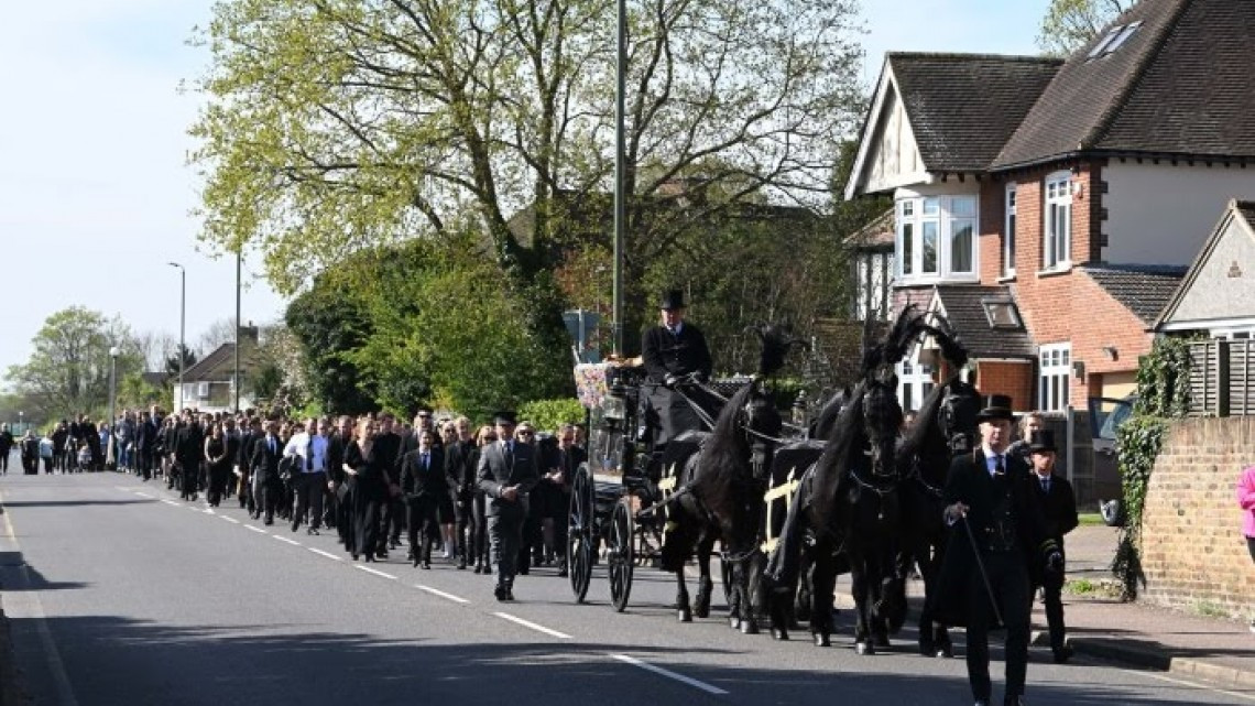 Fieles hasta el final: Integrantes de The Wanted llevan el féretro de Tom Parker