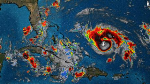 ‘Dorian’ se convierte en peligroso huracán categoría 4