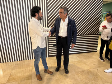 Continúa Américo Villarreal gira por la Ribereña y atiende a paisanos repatriados