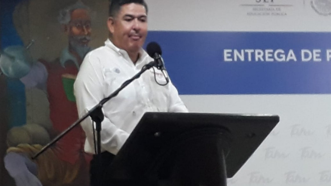 Se entregan útiles escolares para niños en sectores alejados, dependientes del Conafe.