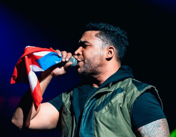 Don Omar detiene concierto porque el público no se sabía "Ella y yo"