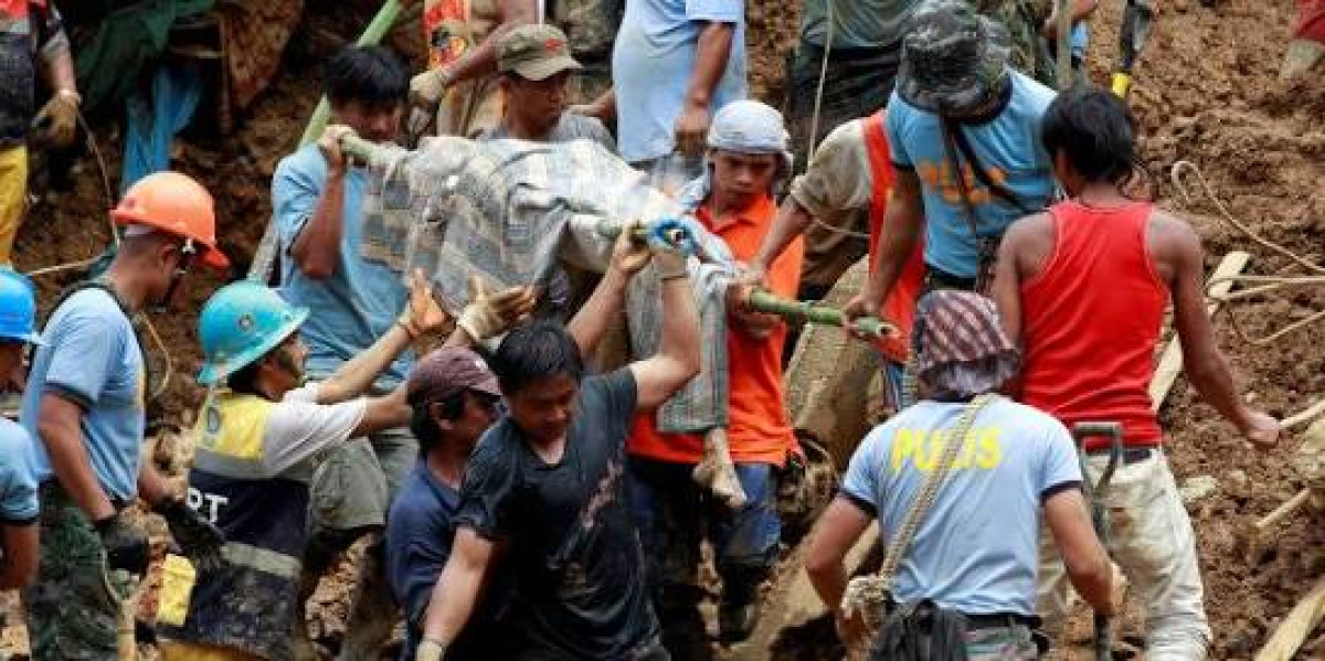 Tifón Mangkhut deja 65 muertos y cuantiosos daños en Filipinas