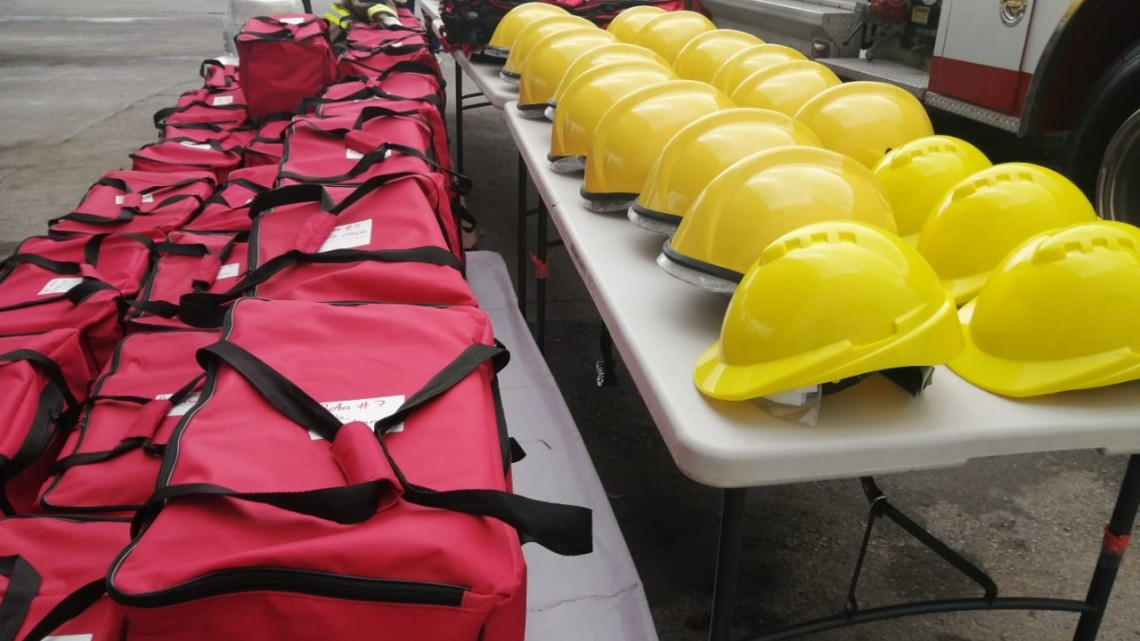 Entregan equipo a los Bomberos de Matamoros gracias al redondeo de la JAD