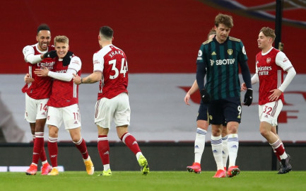 Fenomenal Aubameyang en victoria del Arsenal