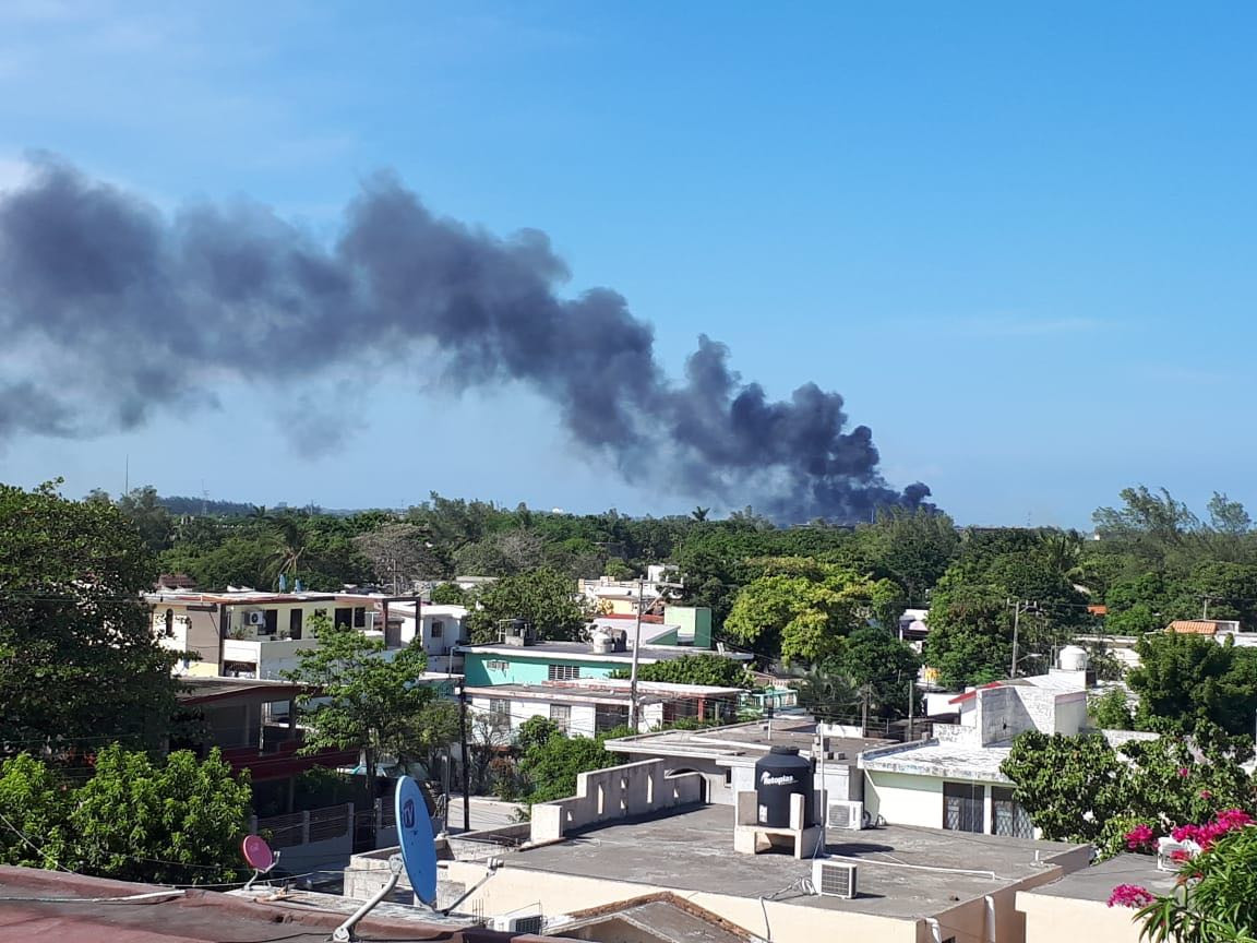 Controlan incendio en patio norte de la refinería Francisco I. Madero