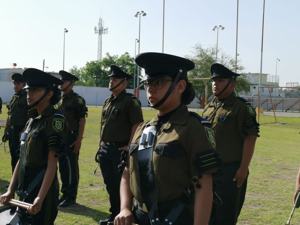 Participan niños y jóvenes en Primer Concurso Municipal de Bandas de Guerra