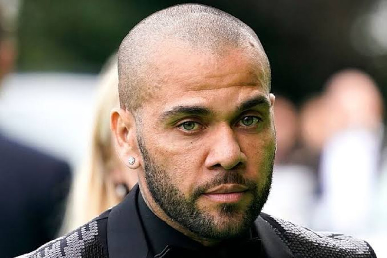 Procesan a Dani Alves por agresión sexual