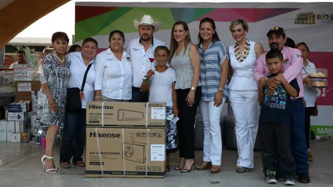 Ayuntamiento realizó festejo por el "Día de las madres"