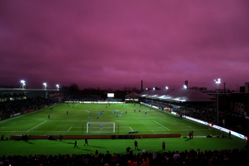 Cielo se vuelve morado durante partido
