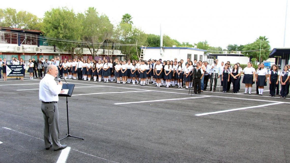 Inaugura Chichín obra en la escuela normal