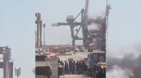 Colapsa grúa por incendio en el Puerto de Altamira 