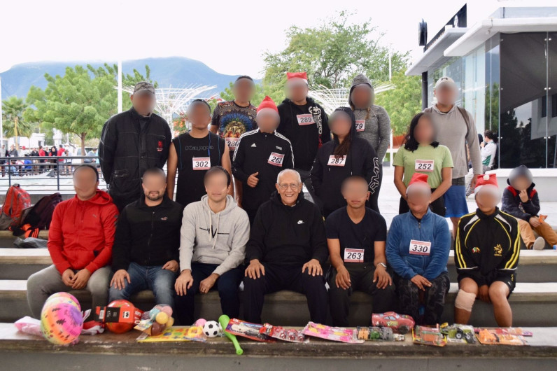 Participa SSPT en carrera navideña con causa