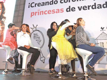 Donan su cabello a "Creando coronas para princesas de verdad"