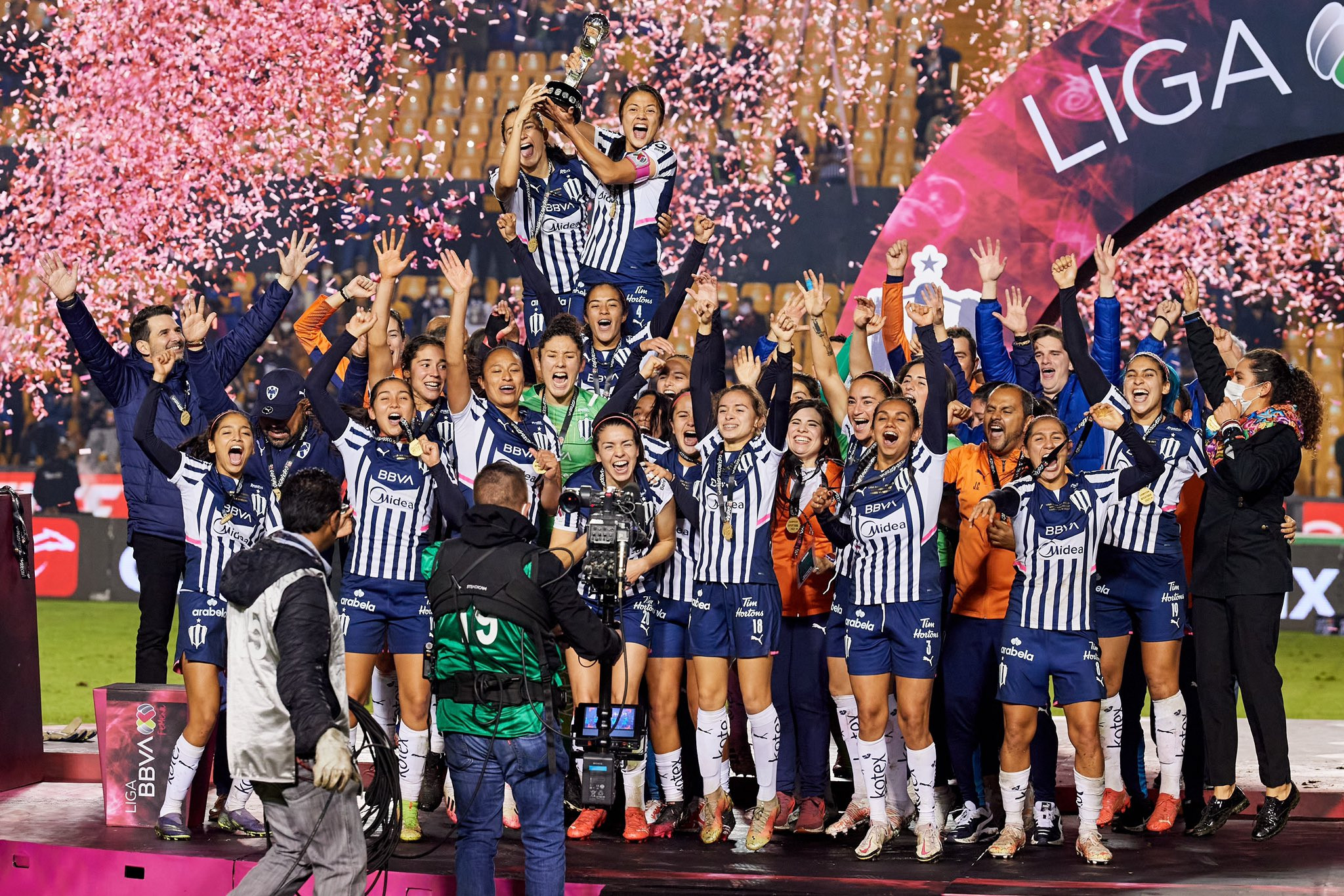 La Liga Mx Femenil ya cuenta con una nueva campeona. Se trata de las Rayadas 