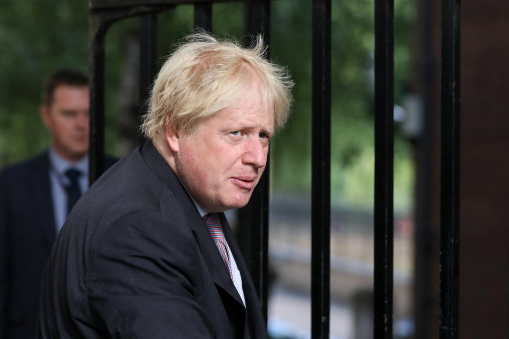 Dimite el ministro de exteriores británico Boris Johnson
