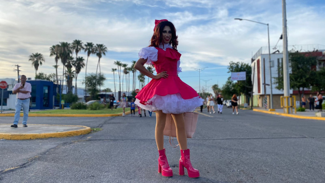 Pintan las calles de arcoíris 