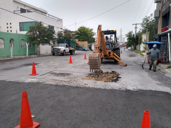 Labores de bacheo son parte de un programa intensivo de rehabilitación