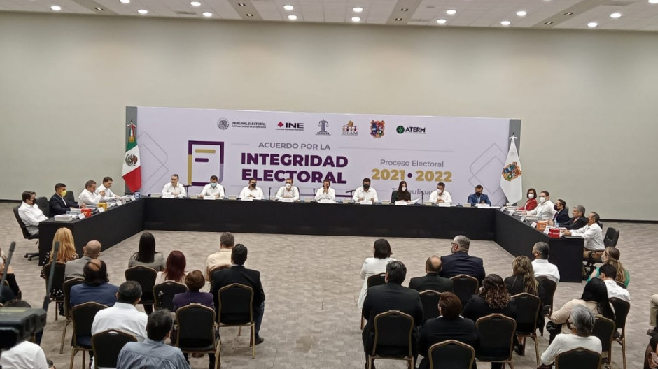 Firma Morena acuerdo por la integridad del proceso electoral, pese a resistencia de su delegado nacional