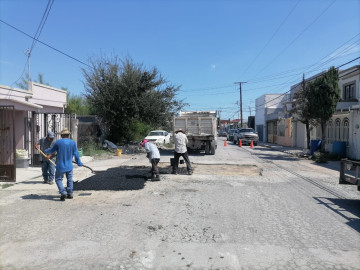 Repara Municipio pavimento en colonias 