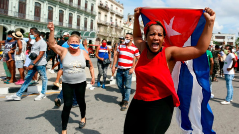 Tras jornada de protestas, continúa Cuba sin servicio de internet