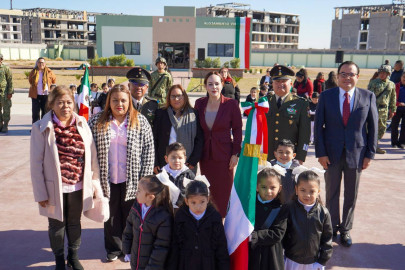 Abanderan a escoltas de sistema DIF; fomentan valores cívicos en pequeños de preescolar