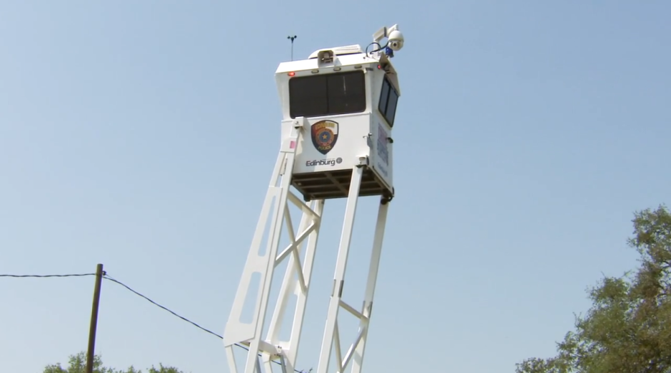 Policía de Edinburg instala torre de monitoreo para temporada de elecciones 