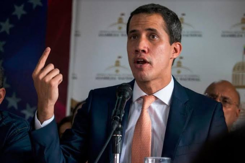 Estoy libre porque Maduro tiene miedo de arrestarme: Guaidó