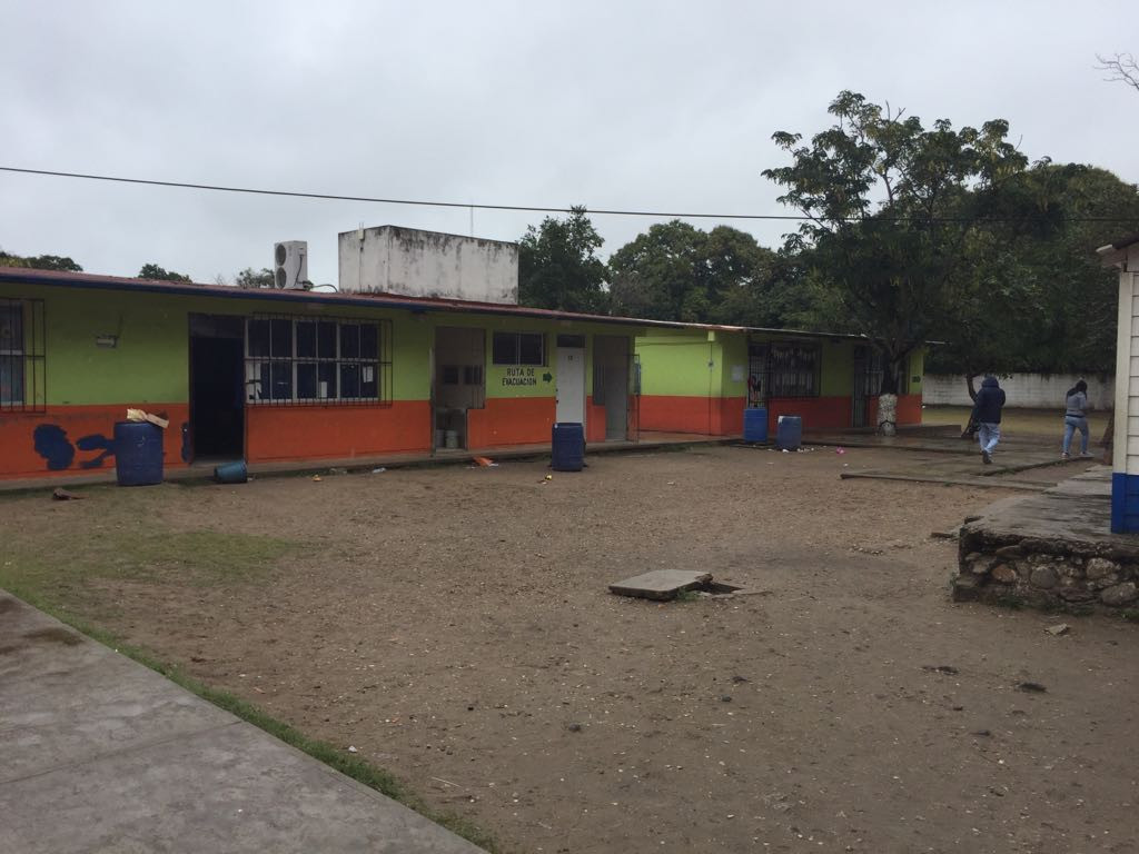 Buscan se considere a maestros dentro de la suspensión de clases