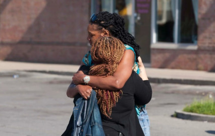 Llama Joe Biden a trabajar para enfrentar el "odio" tras tiroteo en NY