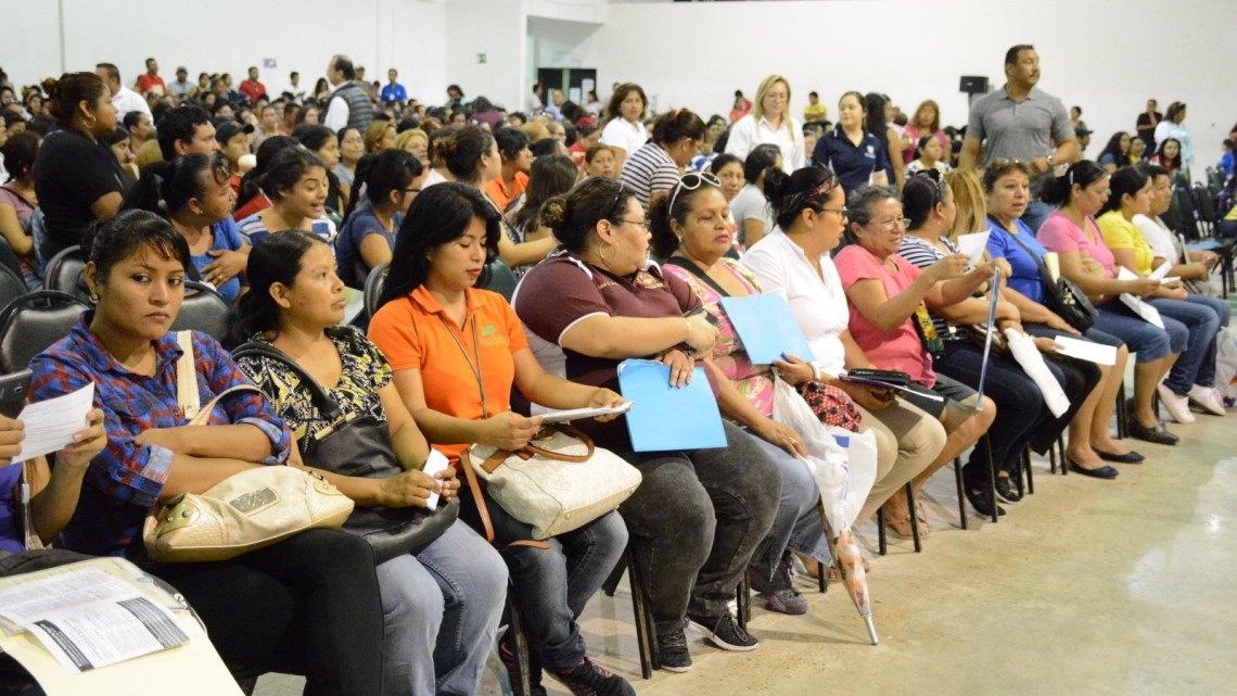 Concluye Reynosa entrega de becas a universitarios