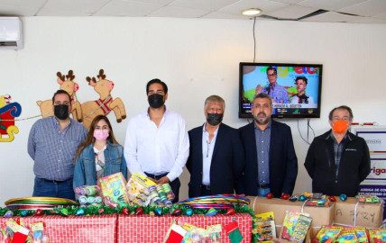 Se suma la AMIC a los festejos navideños de los niños reynosenses