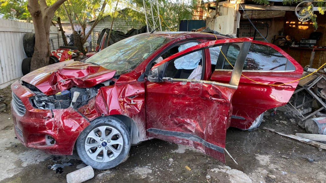 Detienen a dos y aseguran un arma larga, cinco cargadores y un auto robado